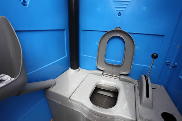 Porta potty delivery and setup in Staples, CT